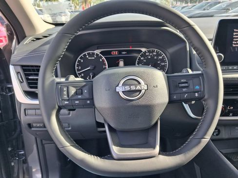 Used 2026 Nissan Rogue SV FWD image 17