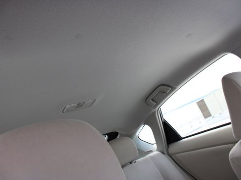 Used 2015 Toyota Prius Three image 19