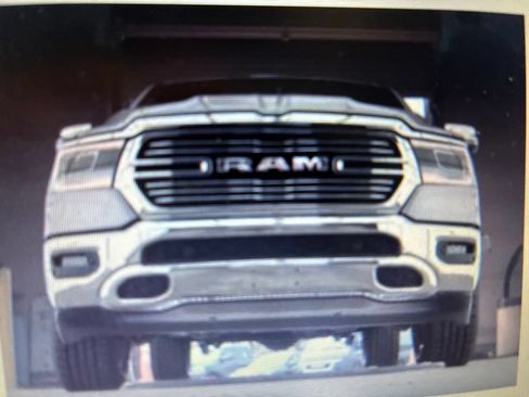 Used 2023 RAM 1500 Laramie AWD/4WD image 3