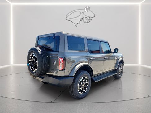 New 2026 Ford Bronco Outer Banks image 3