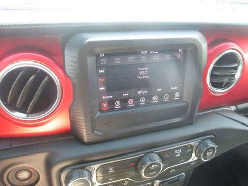 Used 2021 Jeep Gladiator Rubicon w/ Trailer Tow Package AWD/4WD image 22