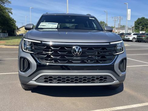 New 2026 Volkswagen Atlas Cross Sport SE FWD image 2
