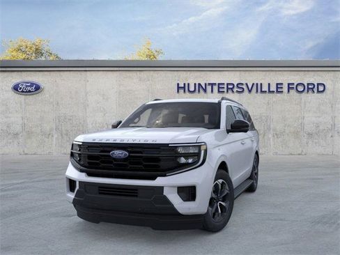 New 2026 Ford Expedition Active image 2