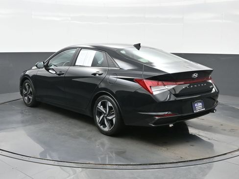 Used 2023 Hyundai Elantra Limited image 4