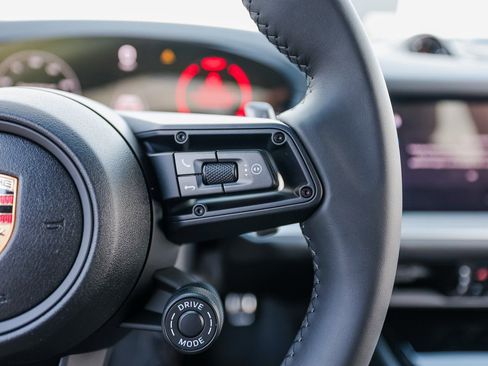 New 2026 Porsche Cayenne S image 16