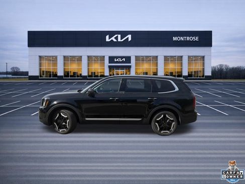 Certified 2023 Kia Telluride S w/ S Sunroof Package AWD/4WD image 8