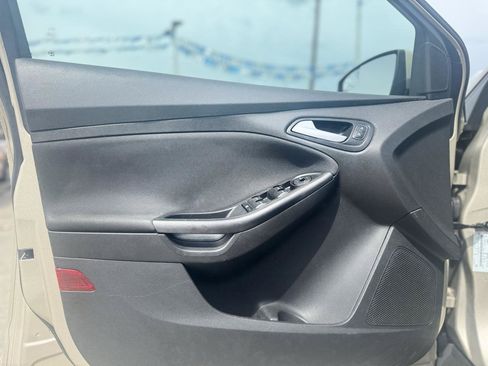 Used 2018 Ford Focus SEL FWD image 8