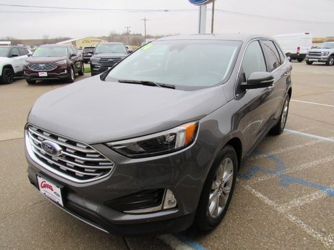 Used 2024 Ford Edge Titanium image 3