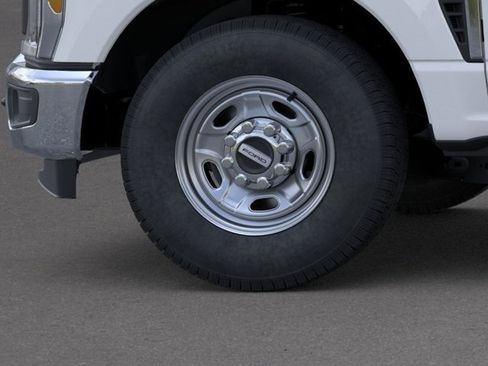 New 2026 Ford F250 XL w/ XL Chrome Package RWD image 19