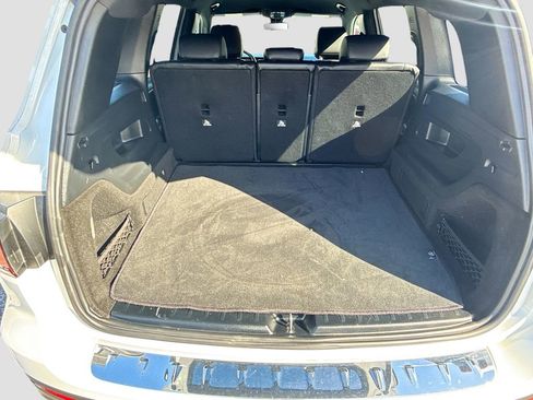 Used 2020 Mercedes-Benz GLB 250 GLB 250 w/ Premium Package image 28