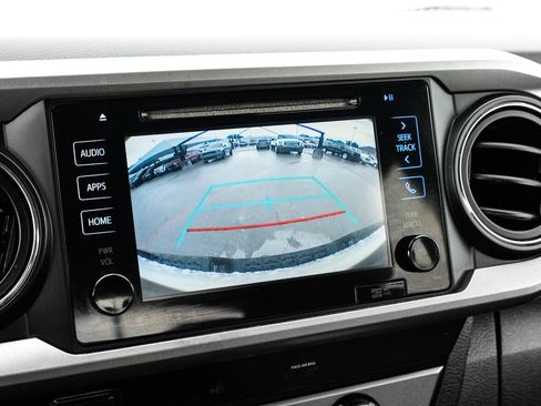 Used 2018 Toyota Tacoma SR5 RWD image 18