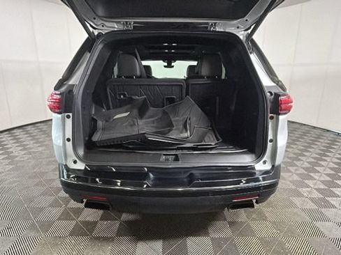 Used 2022 Chevrolet Traverse Premier w/ Redline Edition AWD/4WD image 27