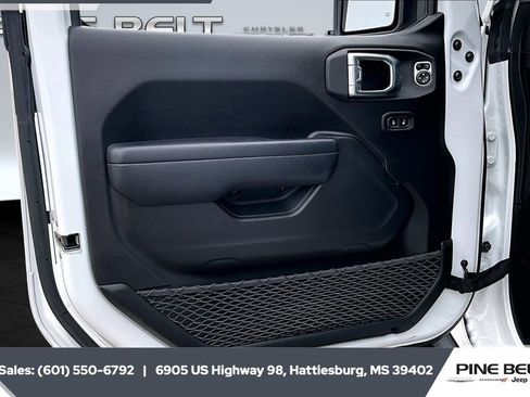 Used 2024 Jeep Wrangler Unlimited Rubicon image 17