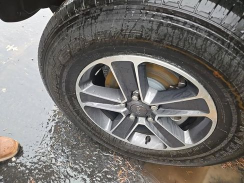 Used 2023 Jeep Wrangler Sahara w/ Cold Weather Group image 14