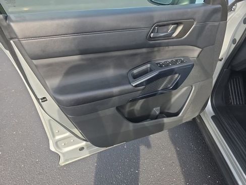 Used 2024 Nissan Pathfinder SV AWD/4WD image 11