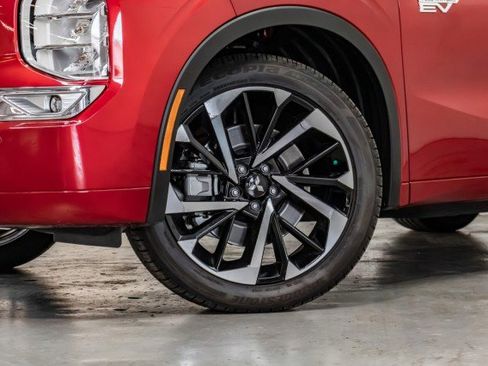 New 2025 Mitsubishi Outlander SEL image 2