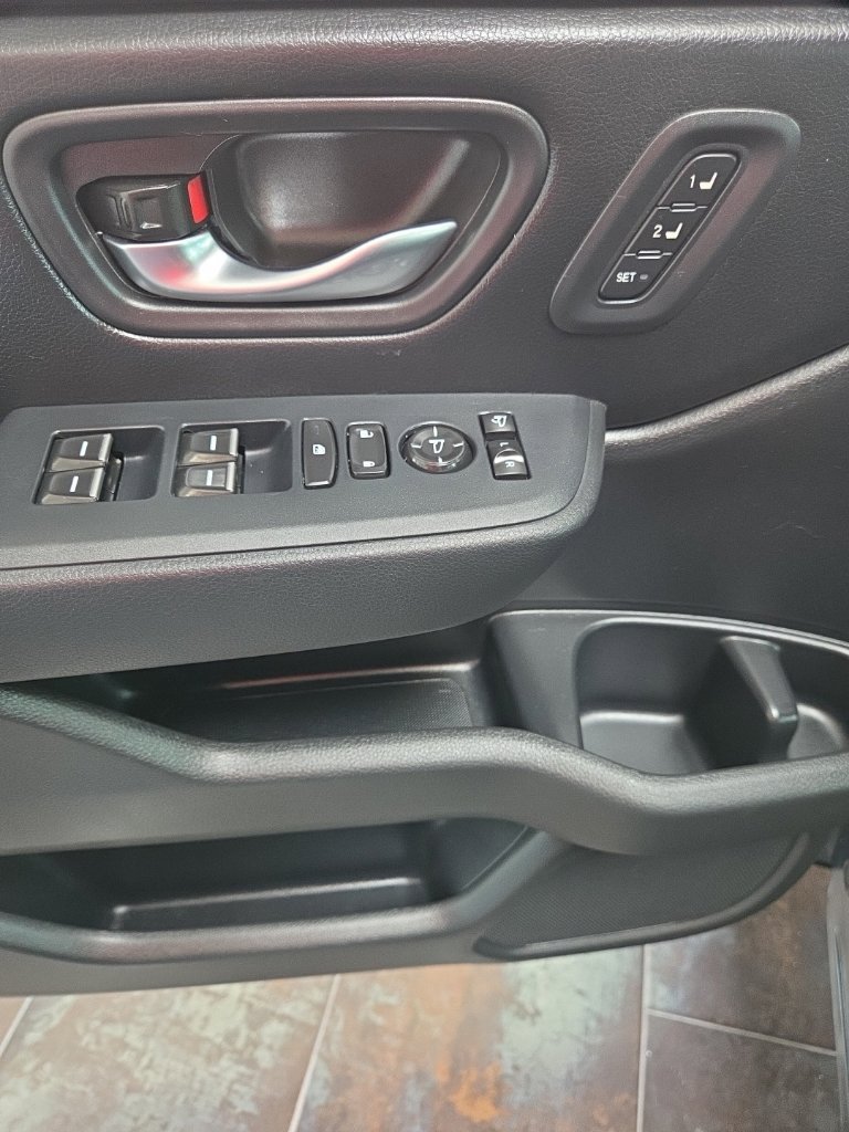 Used 2025 Honda Pilot TrailSport image 13