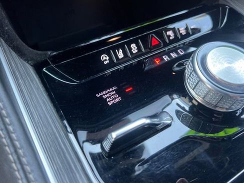 Used 2024 Jeep Wagoneer L Series II w/ Flexible Seating Group image 40