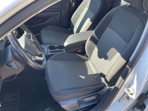 Used 2025 Volkswagen Jetta S image 34