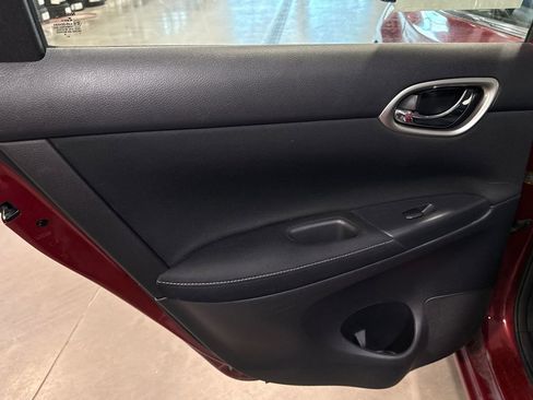 Used 2015 Nissan Sentra SV FWD image 10