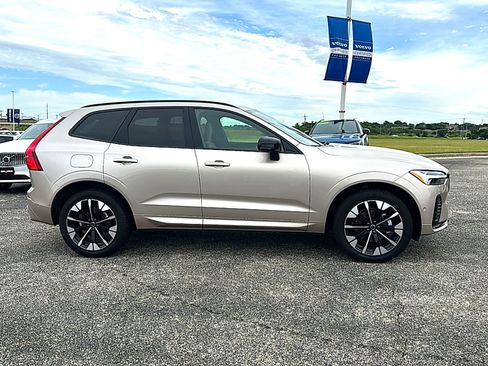 Used 2026 Volvo XC60 B5 Plus w/ Protection Package Premier AWD/4WD image 9