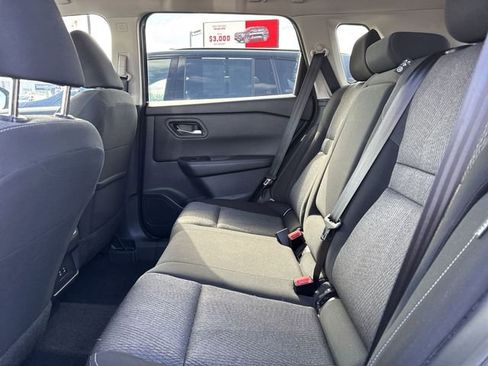 Used 2025 Nissan Rogue SV image 9