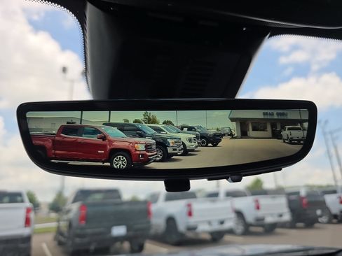 New 2026 Chevrolet Equinox LT w/ Convenience Package II FWD image 23