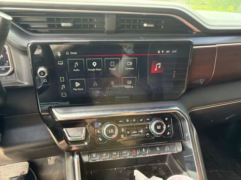 Used 2024 GMC Sierra 2500 Denali Ultimate AWD/4WD image 13