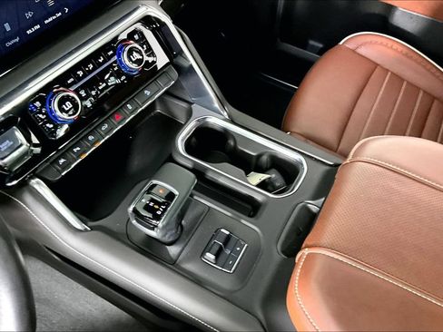Certified 2025 GMC Sierra 1500 Denali Ultimate AWD/4WD image 18