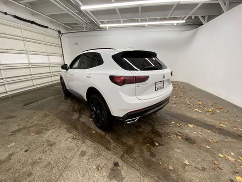 Used 2025 Buick Envision Sport Touring image 4