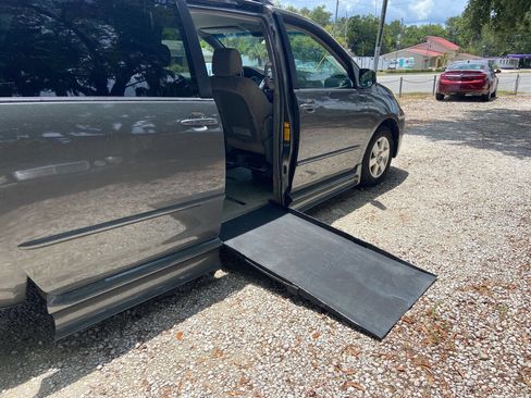 Used 2005 Toyota Sienna LE image 6