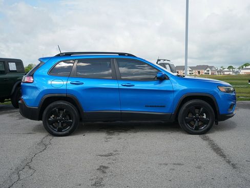 Used 2021 Jeep Cherokee Latitude Plus AWD/4WD image 4