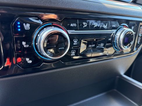 Used 2023 GMC Sierra 1500 SLT w/ SLT Premium Package image 29