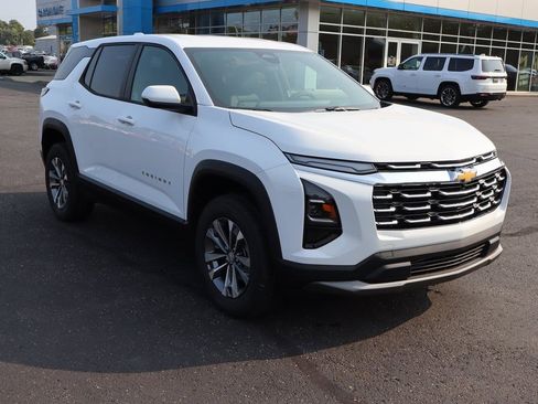 New 2026 Chevrolet Equinox LT w/ Convenience Package II image 2