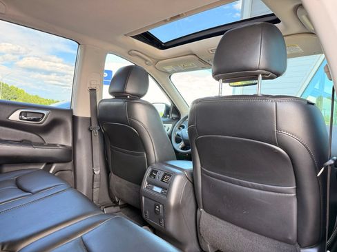 Used 2017 Nissan Pathfinder SL w/ SL Premium Package AWD/4WD image 25