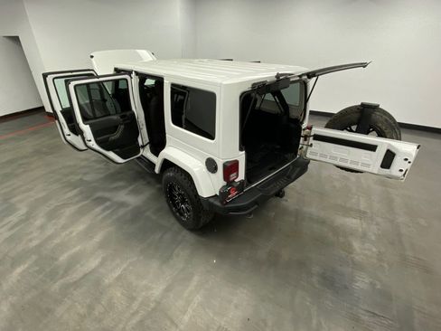 Used 2018 Jeep Wrangler Unlimited Sport AWD/4WD image 41