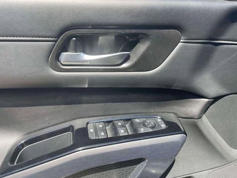 Used 2023 Nissan Pathfinder SL w/ SL Premium Package AWD/4WD image 18