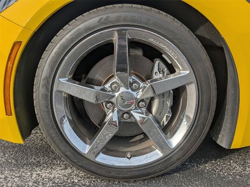 Used 2015 Chevrolet Corvette Stingray Convertible w/ 3LT Preferred Equipment Group image 20