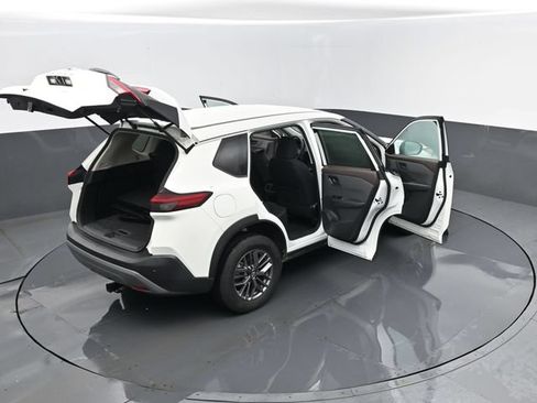 Used 2023 Nissan Rogue S AWD/4WD image 24