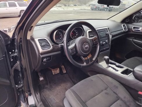 Used 2013 Jeep Grand Cherokee Laredo w/ Laredo E Group image 5