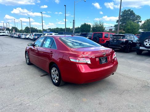 Used 2011 Toyota Camry LE image 5