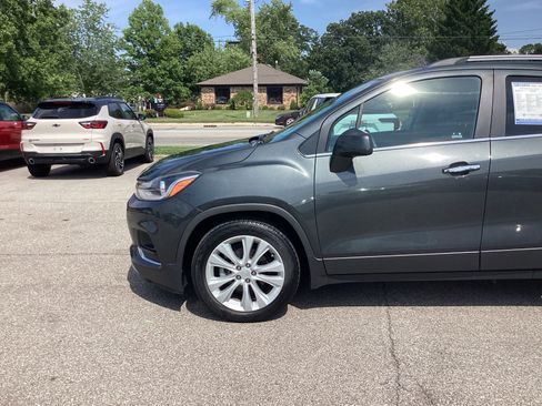 Used 2019 Chevrolet Trax Premier image 2