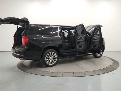 Used 2022 GMC Yukon XL Denali RWD image 15