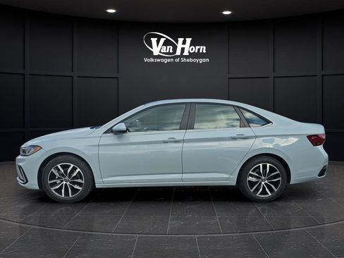 New 2026 Volkswagen Jetta SE FWD image 5
