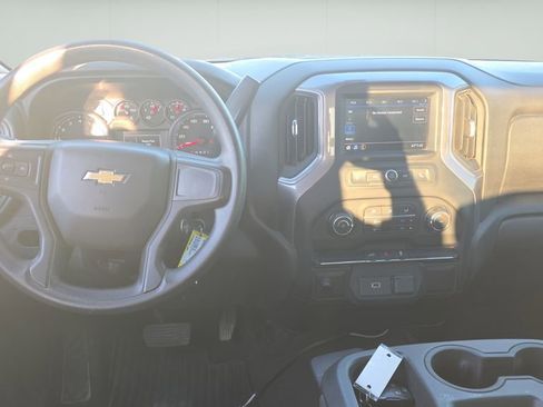 Used 2020 Chevrolet Silverado 1500 Custom w/ Custom Convenience Package image 11