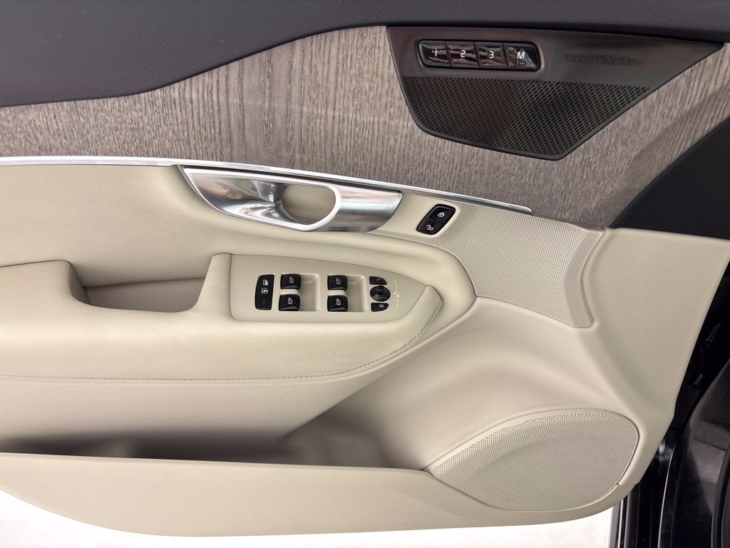 Used 2023 Volvo XC90 B6 Plus w/ Protection Package Premier AWD/4WD image 28