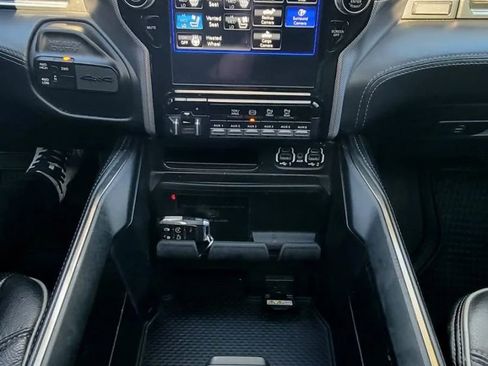 Used 2020 RAM 3500 Limited image 13