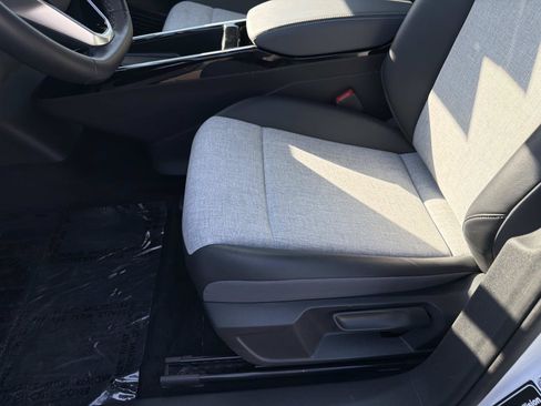 Certified 2023 Volkswagen ID.4 Pro RWD image 16