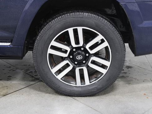 Used 2016 Toyota 4Runner Limited image 19