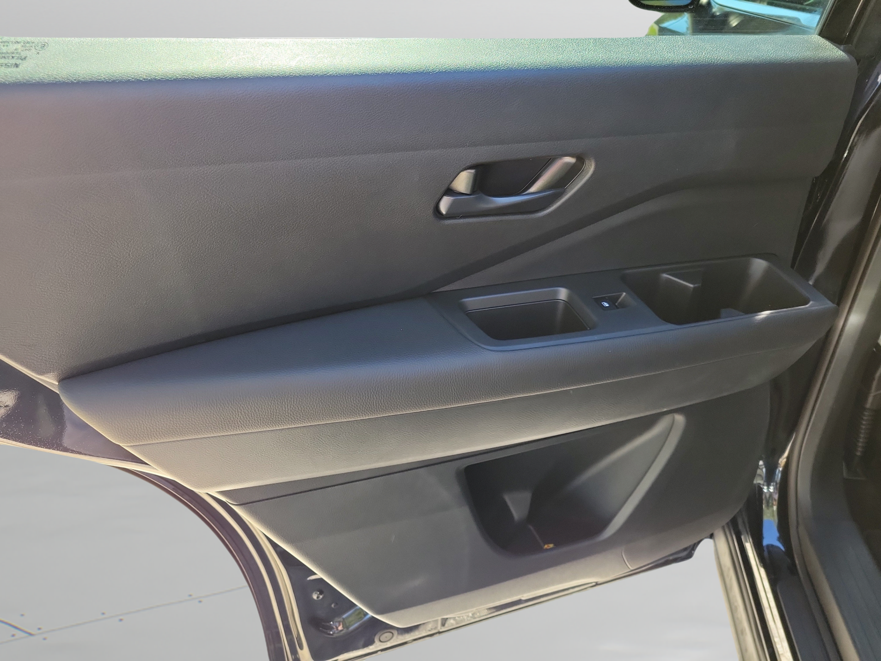 Certified 2024 Nissan Pathfinder S w/ Cargo Package FWD image 6